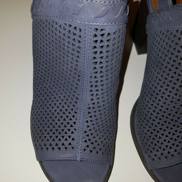 Indigo Rd womens sandal, block heel, size 8 - Picture 2 of 8